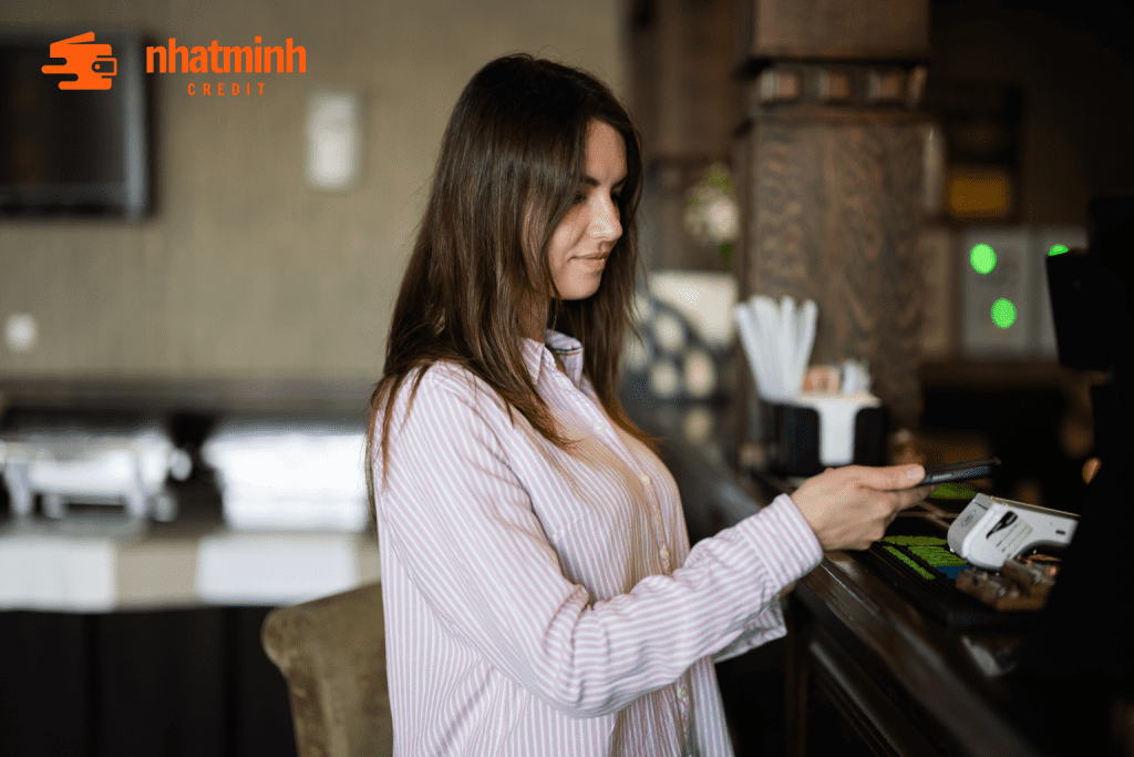 Rút tiền thẻ tín dụng Định Công